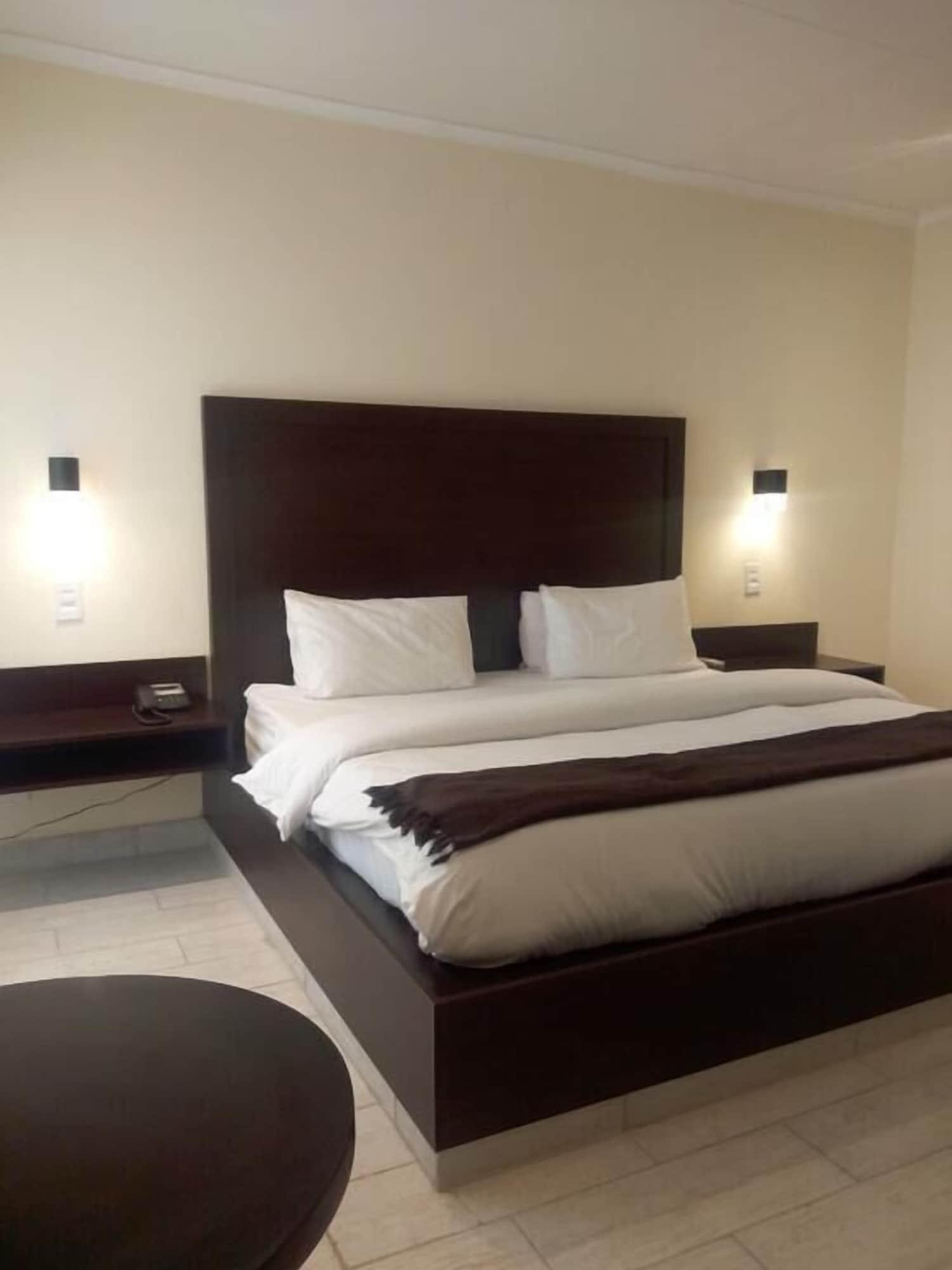 Villa Via Hotel Мидранд Екстериор снимка