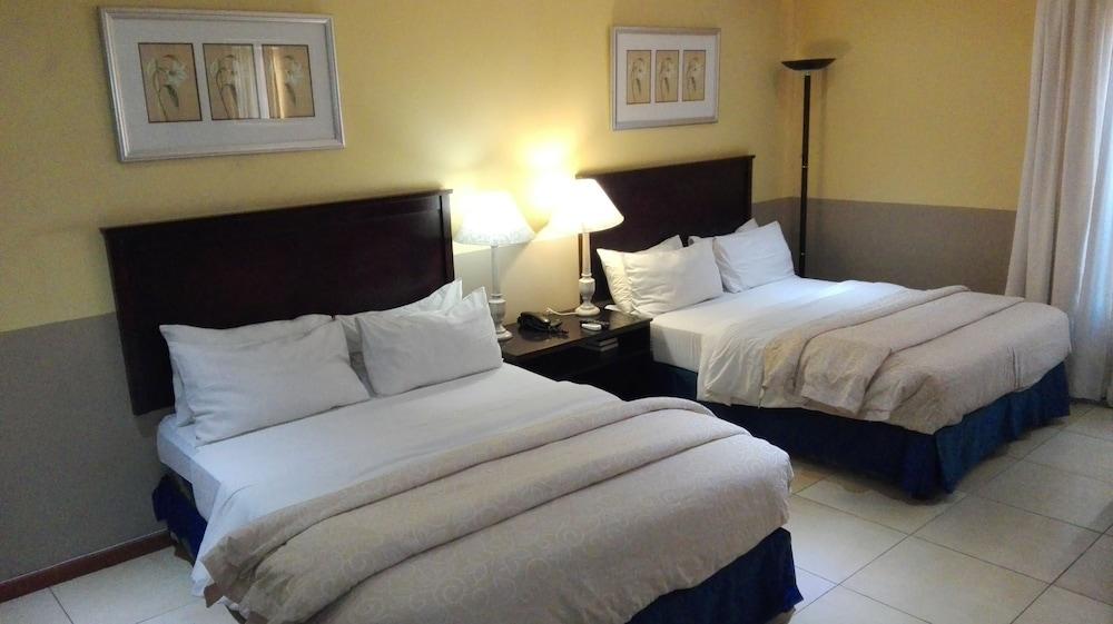 Villa Via Hotel Мидранд Екстериор снимка