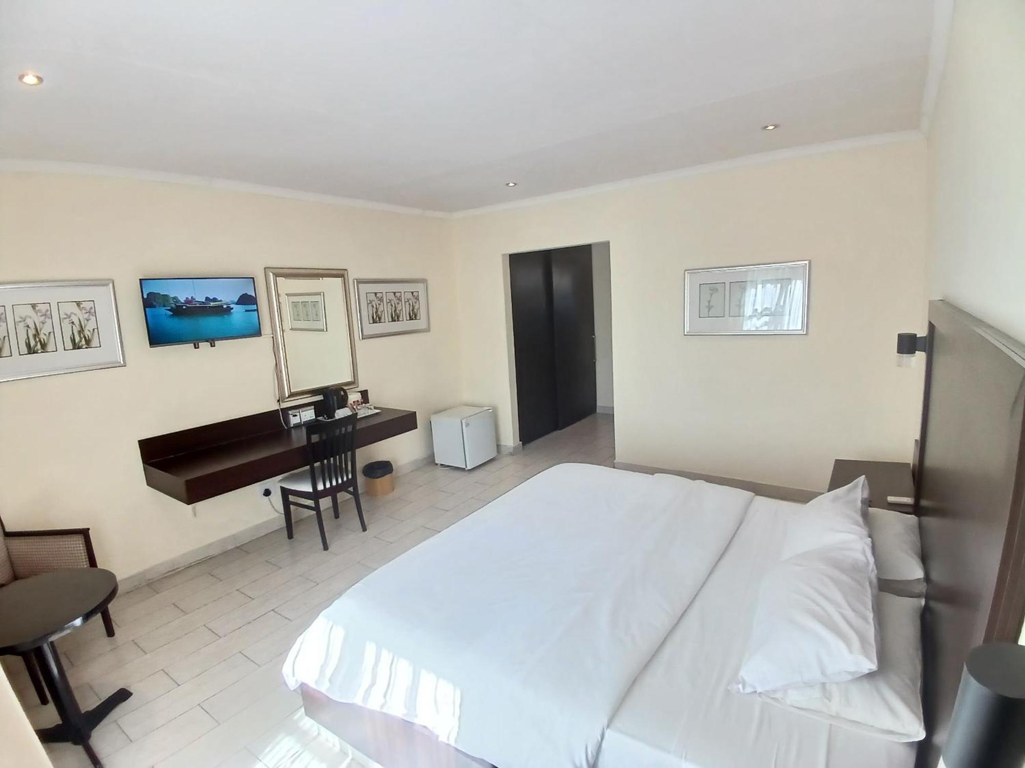 Villa Via Hotel Мидранд Екстериор снимка