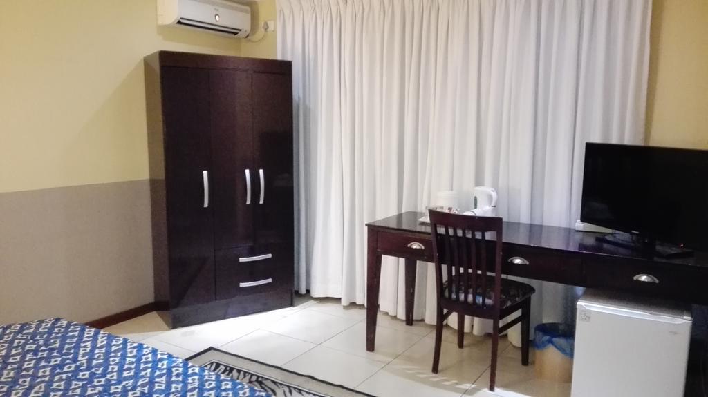 Villa Via Hotel Мидранд Екстериор снимка