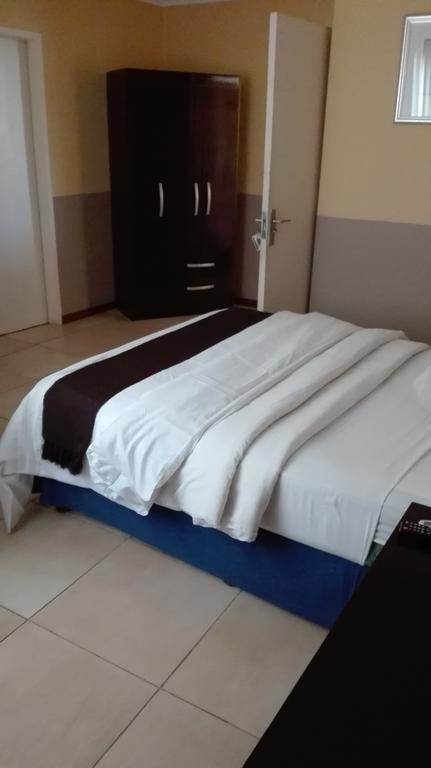 Villa Via Hotel Мидранд Екстериор снимка