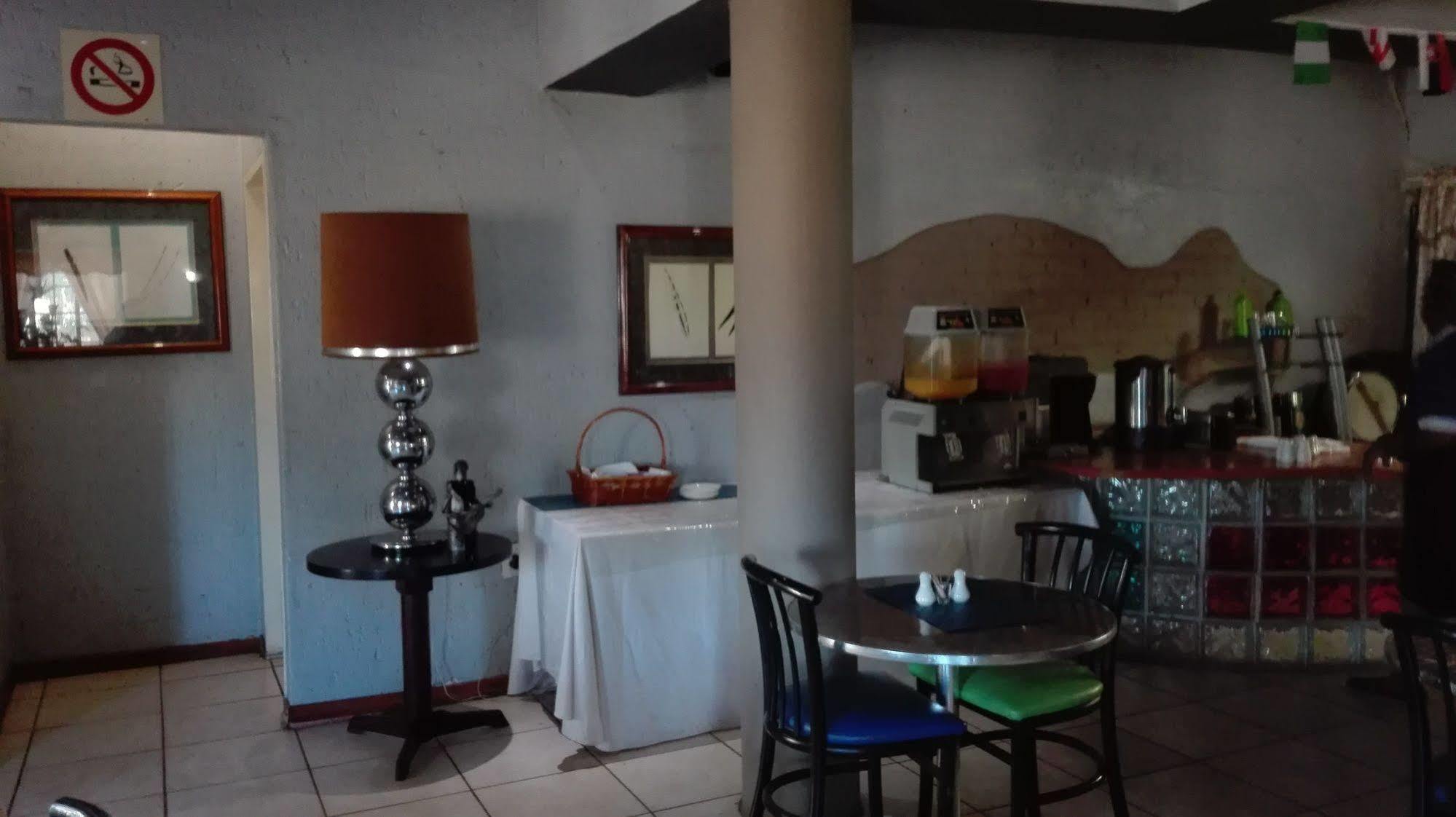 Villa Via Hotel Мидранд Екстериор снимка